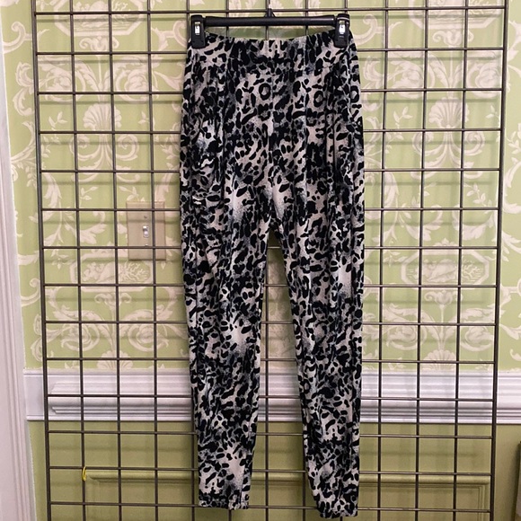 Black & white print jogger pants with pockets - Picture 1 of 3